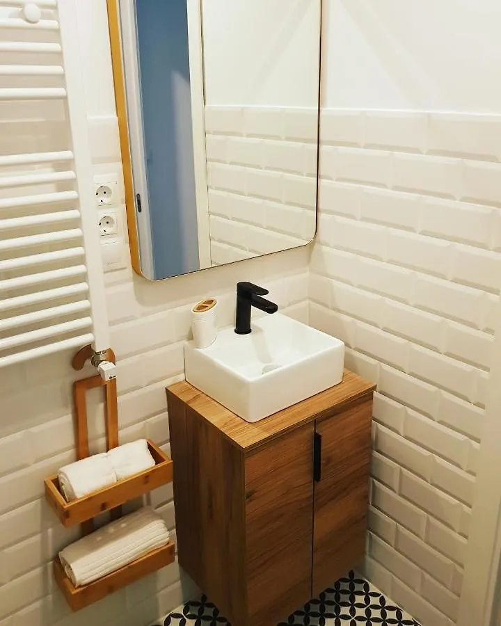 Bright And Modern Apartment In Bilbao City Center 0*,